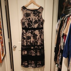 Gabby Skye Black and Cream Floral Midi Dress